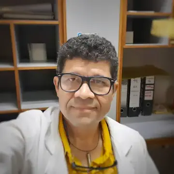 Dr. Martín Lucena - Médico Radiólogo